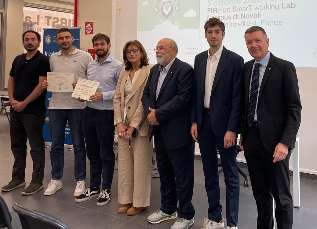 The PerSEAve team receiving the first prize at Impresa Campus Unifi 2026